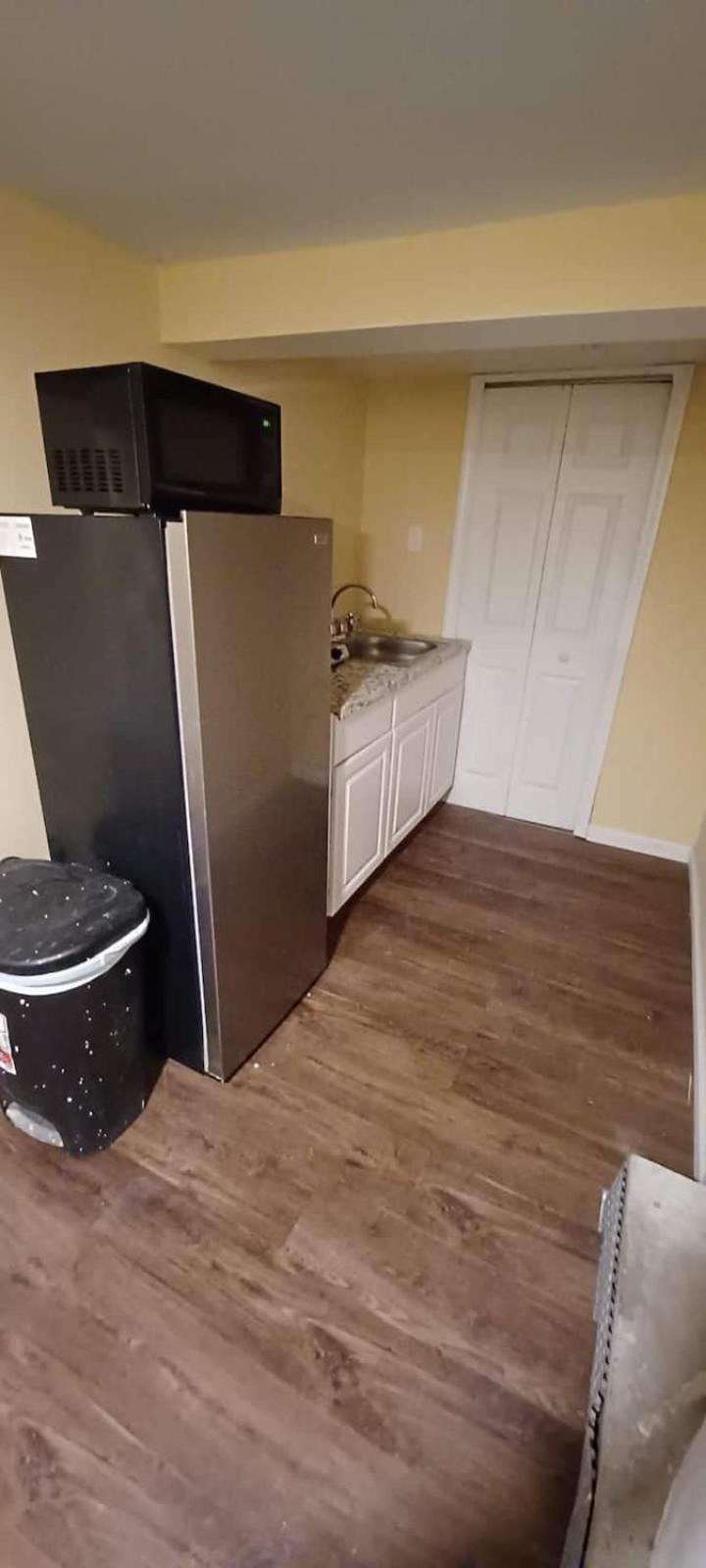 Willoughby Apartment Newark Room photo