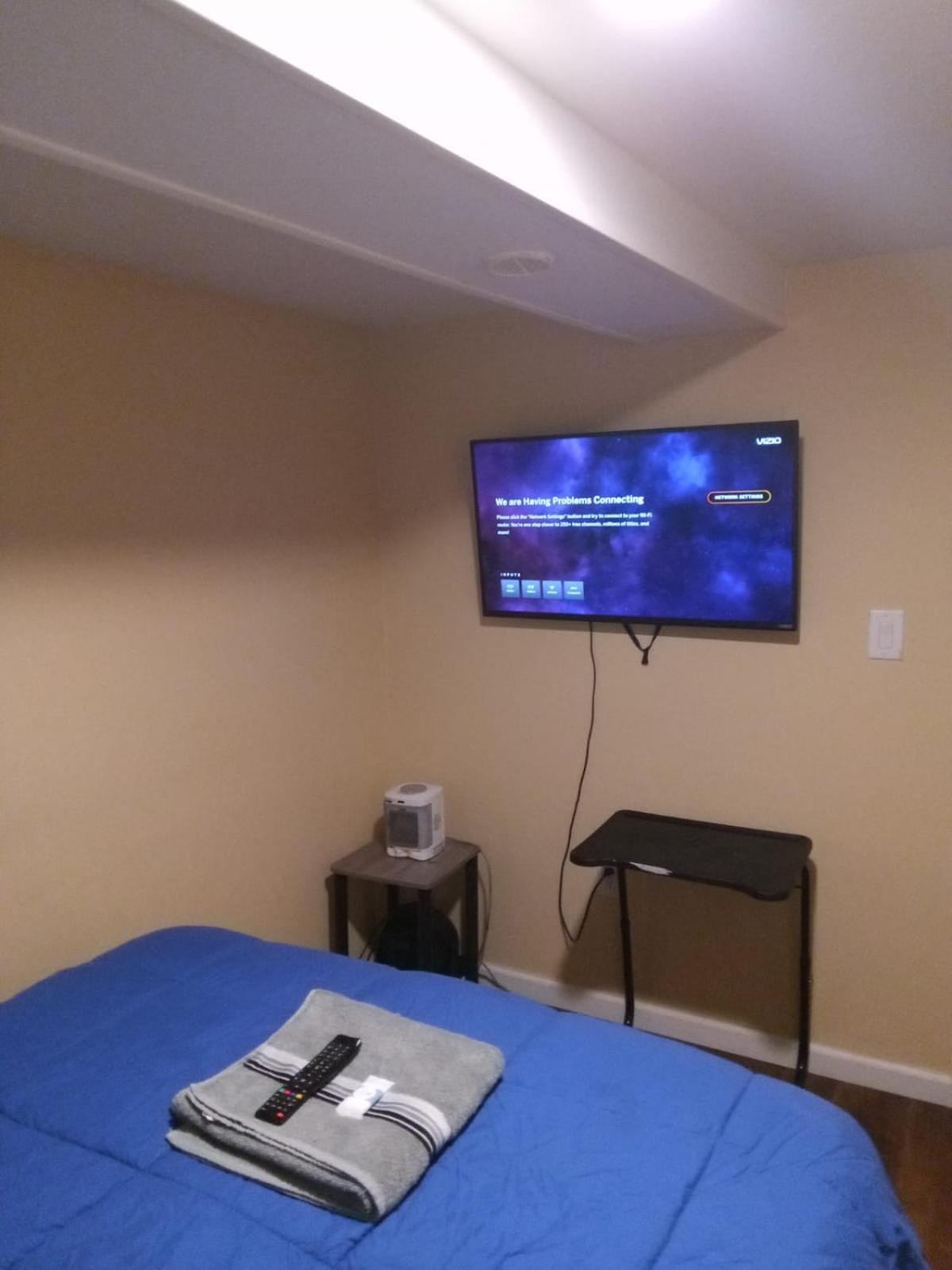 Willoughby Apartment Newark Room photo